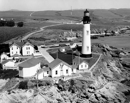 California / Pigeon point lighthouse
Photo from [url=http://www.uscg.mil/history/weblightships/LightshipIndex.asp]US Coast Guard site[/url]
Keywords: United States;Pacific ocean;Historic;California;San Francisco