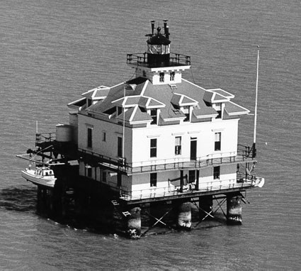 California / Southampton Shoals lighthouse
Photo from [url=http://www.uscg.mil/history/weblightships/LightshipIndex.asp]US Coast Guard site[/url]
Keywords: United States;Pacific ocean;Historic;California;Offshore