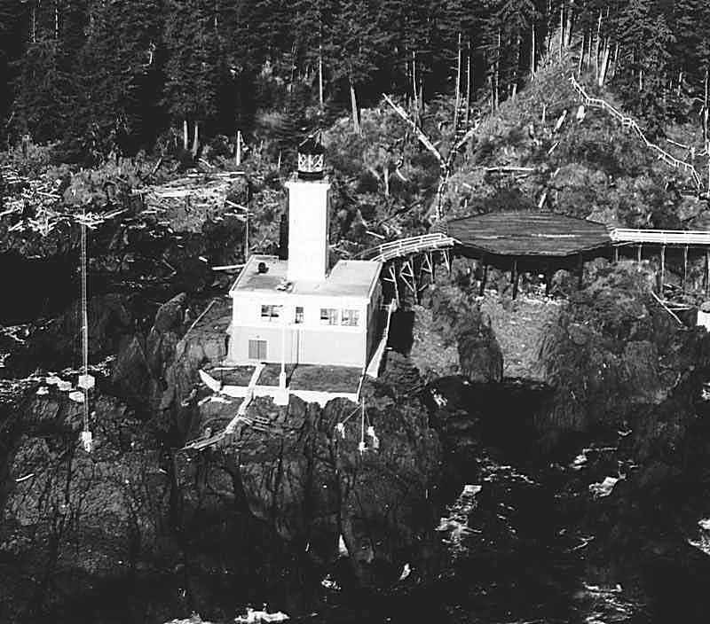 Alaska / Cape Decision lighthouse
Photo from [url=http://www.uscg.mil/history/weblighthouses/LHAK.asp]US Coast Guard site[/url]
Keywords: Alaska;United States;Historic;Decision passage