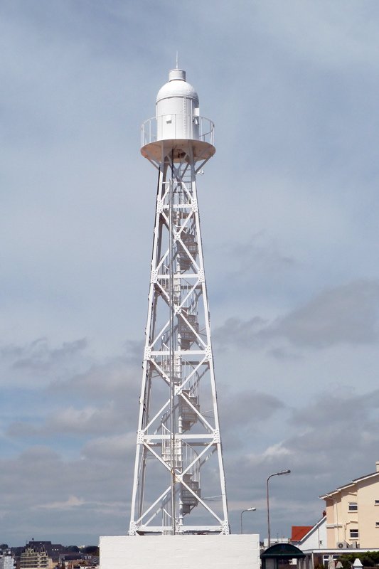 Jersey / Grève d'Azette (Range Front) lighthouse
Author of the photo: [url=https://www.flickr.com/photos/45898619@N08/]Paddy Ballard[/url]

Keywords: Jersey;United Kingdom;English channel