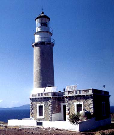 Pontikonisi lighthouse
AKA ?kra Artemision
Source of the photo: [url=http://www.faroi.com/]Lighthouses of Greece[/url]
Keywords: Greece;Aegean sea