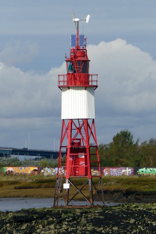 Thames / Stoneness lighthouse
Author of the photo: [url=https://www.flickr.com/photos/45898619@N08/]Paddy Ballard[/url]

Keywords: Thames;England;United Kingdom