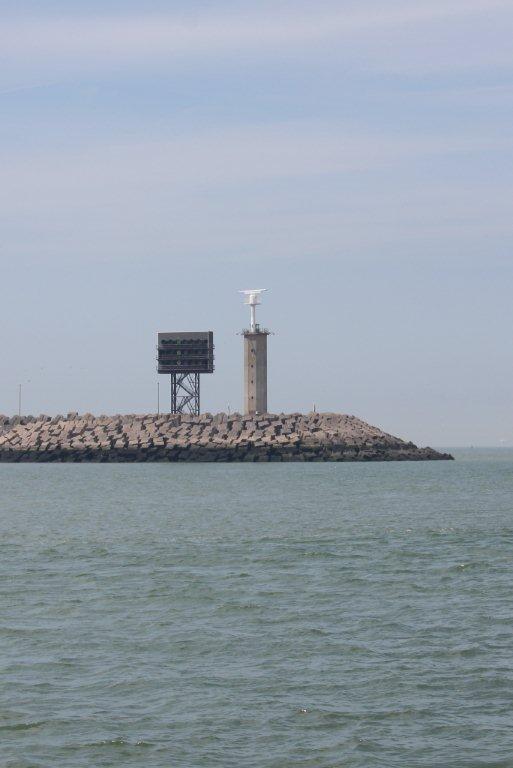 Zeebrugge / West Breakwater lighthouse
Also radar tower
Keywords: Zeebrugge;Belgium;English channel;Vessel Traffic Service