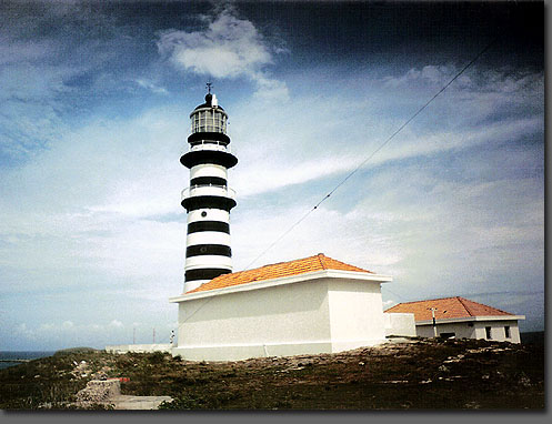 Abrolhos lighthouse
AKA Ilha de Santa Barbar?
Source of the photo: [url=http://faroisbrasileiros.com.br/]Farois Brasileiros[/url]
Keywords: Brazil;Atlantic ocean