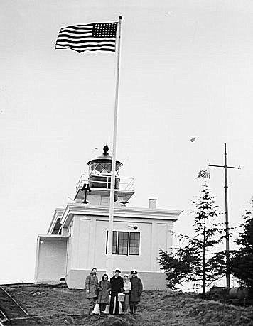 Alaska / Guard Island lighthouse
Photo from [url=http://www.uscg.mil/history/weblighthouses/LHAK.asp]US Coast Guard site[/url]
Keywords: Alaska;United States;Historic;Clarence strait