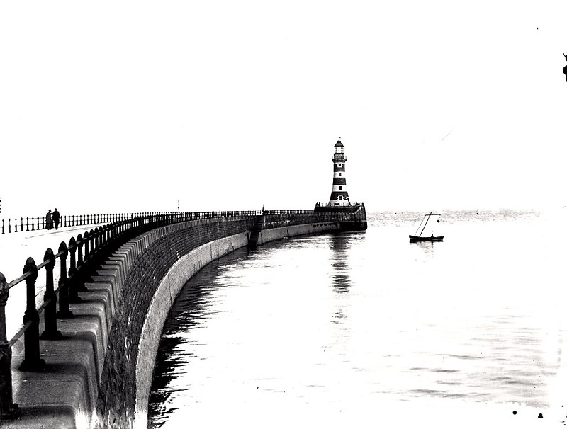 North Sea / Tyne and Wear / Sunderland / North Pier (Rokerpier) Lighthouse - historic shot
Photo around 1910
Keywords: North Sea;England;United Kingdom;Sunderland;Historic