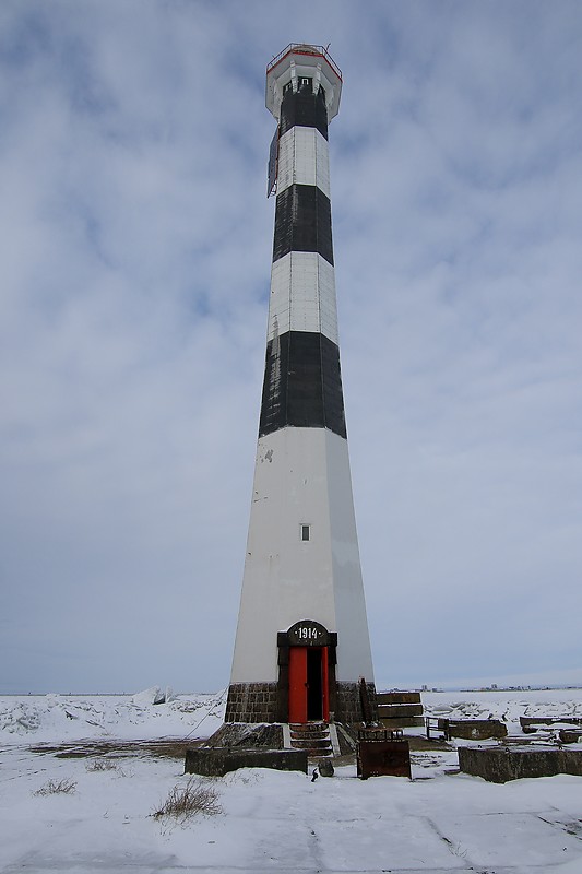 Saint-Petersburg / Morskoy Kanal Rear lighthouse - winter shot
Author of the photo: [url=http://fotki.yandex.ru/users/winterland4/]Vyuga[/url]
Keywords: Saint-Petersburg;Gulf of Finland;Russia;Offshore;Winter