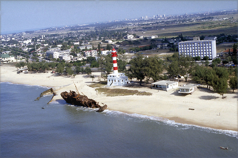 Beira / Rio Macuti lighthouse
Photo provided by [url=http://forum.shipspotting.com/index.php?action=profile;u=40525]Gena Anfimov[/url]
Keywords: Beira;Mozambique;Indian ocean;Mozambique Channel