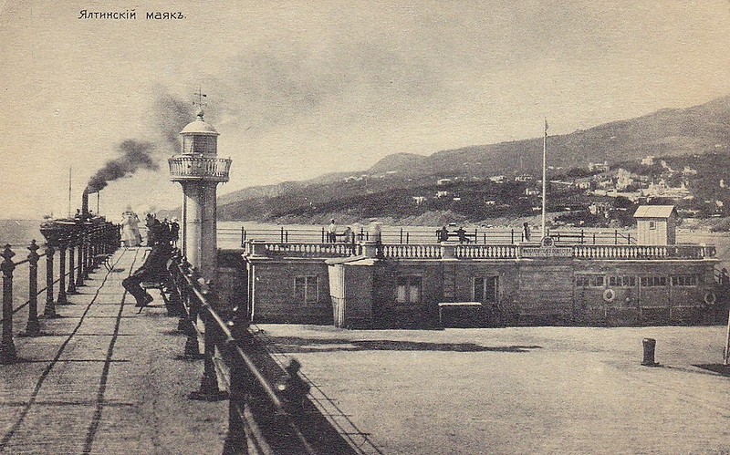 Crimea / Yalta breakwater lighthouse
Historic postcard
From the collection of Michel Forand
Keywords: Crimea;Black sea;Yalta;Historic;Russia