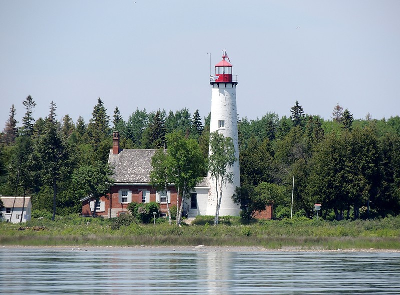 Michigan / St. Helena Island lighthouse
Author of the photo: [url=https://www.flickr.com/photos/bobindrums/]Robert English[/url]
Keywords: Michigan;Lake Michigan;United States