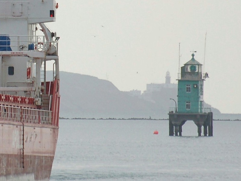 Dublin / North Bank lighthouse
Permission granted by [url=http://forum.shipspotting.com/index.php?action=profile;u=32943]Willie Ryan[/url]
[url=http://www.shipspotting.com/gallery/photo.php?lid=1297401]Original photo[/url]
Keywords: Dublin;Irish sea;Ireland;Offshore