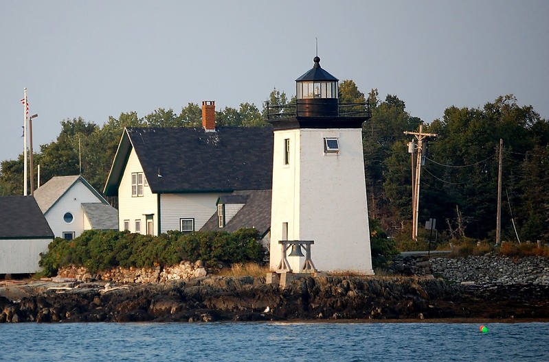 Maine / Grindle Point lighthouse
Author of the photo: [url=https://www.flickr.com/photos/bobindrums/]Robert English[/url]
Keywords: Maine;Belfast;Atlantic ocean;United States