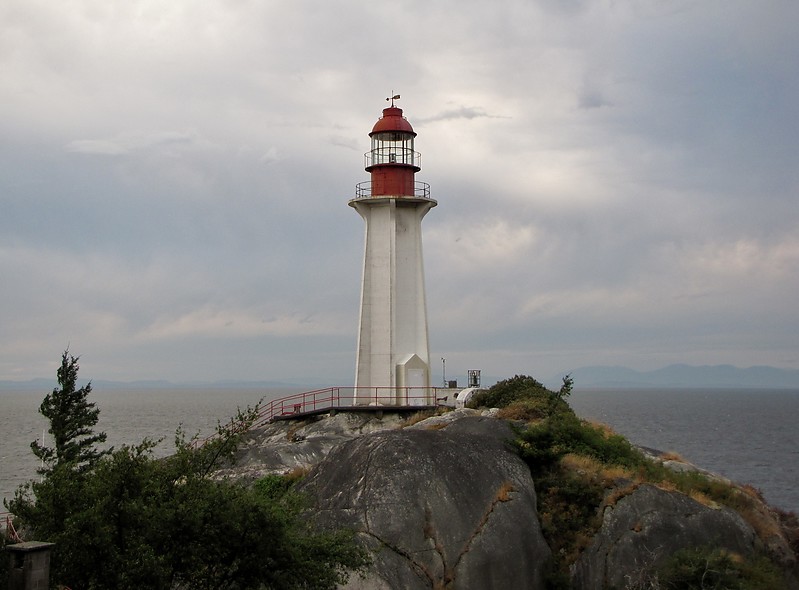 Vancouver / Point Atkinson lighthouse
Author of the photo: [url=https://www.flickr.com/photos/bobindrums/]Robert English[/url]
Keywords: Vancouver;British Columbia;Canada