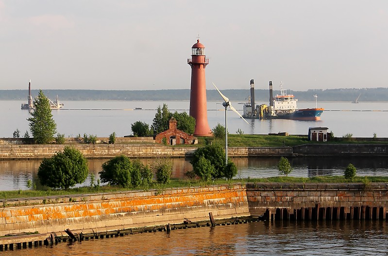 Saint-Petersburg / Fort Kronshlot (Kronshtadt Range Front) lighthouse
Author of the photo: [url=https://www.flickr.com/photos/bobindrums/]Robert English[/url]
Keywords: Saint-Petersburg;Gulf of Finland;Russia