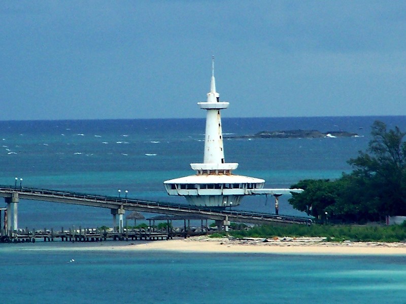 Crystal Cay faux lighthouse
Author of the photo: [url=https://www.flickr.com/photos/bobindrums/]Robert English[/url]
Keywords: Bahamas;Faux;Nassau