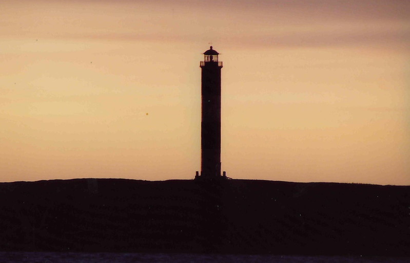 Nenetsia /  Shoyna lighthouse
AKA Shoynskii 
Source: [url=http://www.polarpost.ru/forum/viewtopic.php?f=28&t=772]Polar Post[/url]
Keywords: White sea;Russia;Nenetsia;Sunset