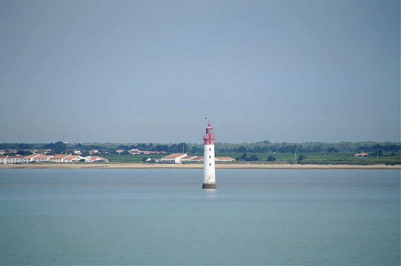 Charante - Maritime / Ile de Ré / Pointe de Chauvaux lighthouse
Keywords: France;Charente-Maritime;Bay of Biscay;Ile de Re;Offshore