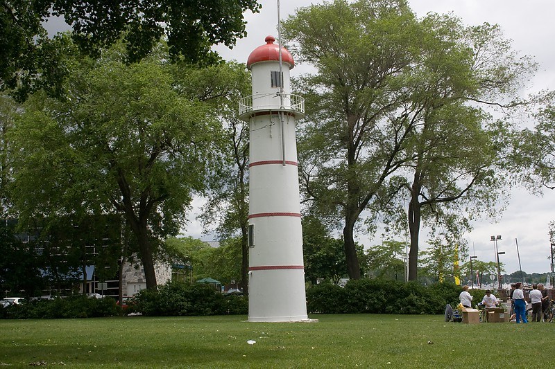 Quebec / Lachine Rear lighthouse
Photo source:[url=http://lighthousesrus.org/index.htm]www.lighthousesRus.org[/url]
Keywords: Canada;Quebec;Saint Lawrence River