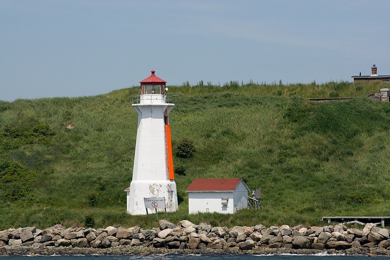 Nova Scotia / George's Island Lighthouse
Photo source:[url=http://lighthousesrus.org/index.htm]www.lighthousesRus.org[/url]
Keywords: Nova Scotia;Canada;Atlantic ocean;Halifax