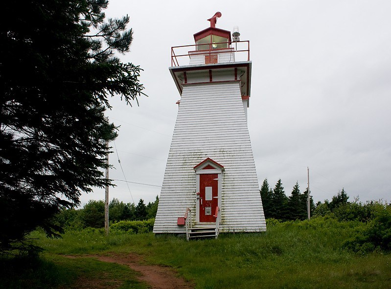 Nova Scotia / Coldspring Head Lighthouse
Photo source:[url=http://lighthousesrus.org/index.htm]www.lighthousesRus.org[/url]
Keywords: Nova Scotia;Canada;Gulf of Saint Lawrence;Northumberland Strait