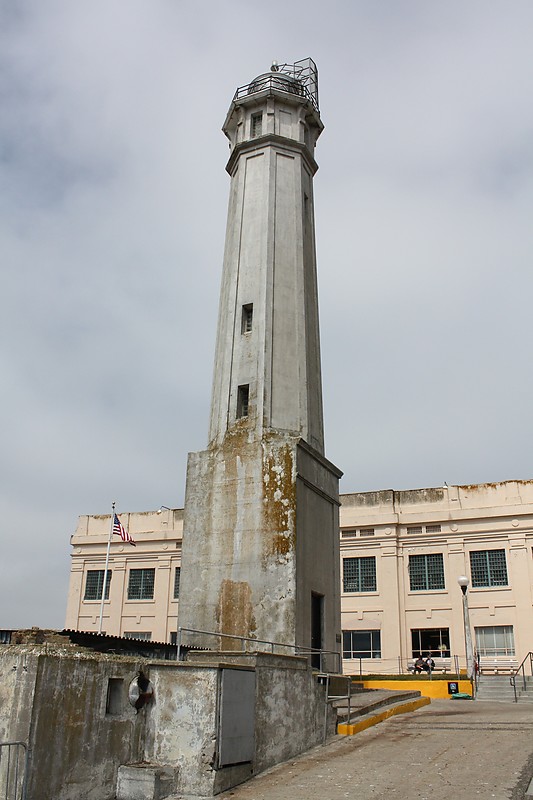 California / San Francisco / Alcatraz Lighthouse
Author of the photo: [url=http://www.flickr.com/photos/21953562@N07/]C. Hanchey[/url]
Keywords: Alcatraz;San Francisco;United States;California;Pacific ocean