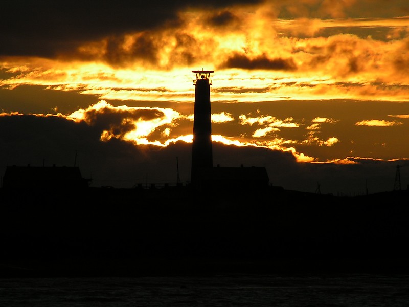 White sea / Morzhovets island lighthouse on sunset
Source: [url=http://www.polarpost.ru/forum/viewtopic.php?f=28&t=5354]Polar Post[/url]
Keywords: White sea;Russia;Sunset