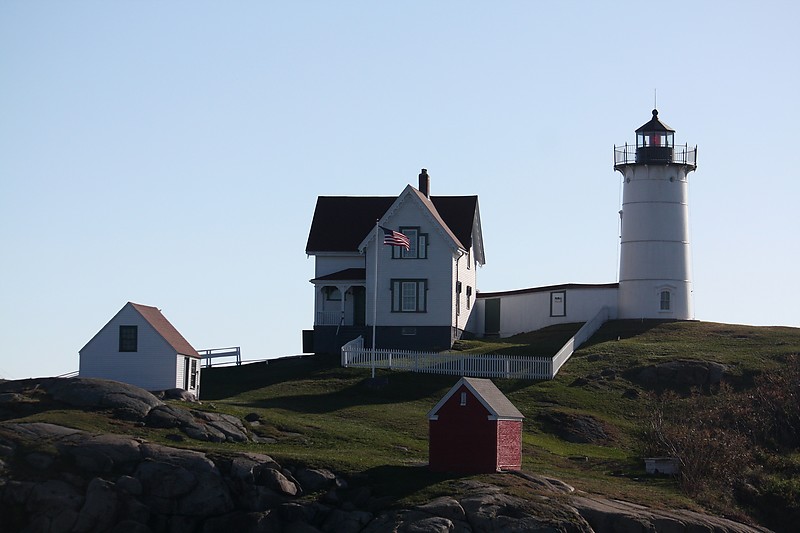 Maine / Cape Neddick (Nubble) Lighthouse
Author of the photo: [url=http://www.flickr.com/photos/21953562@N07/]C. Hanchey[/url]
Keywords: Maine;United States;Atlantic ocean