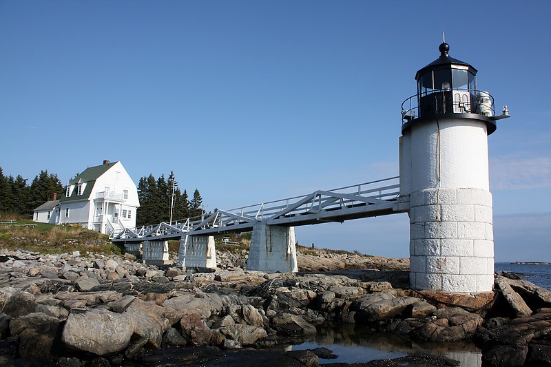 Maine /  Marshall Point lighthouse
Author of the photo: [url=http://www.flickr.com/photos/21953562@N07/]C. Hanchey[/url]
Keywords: Maine;United States;Atlantic ocean