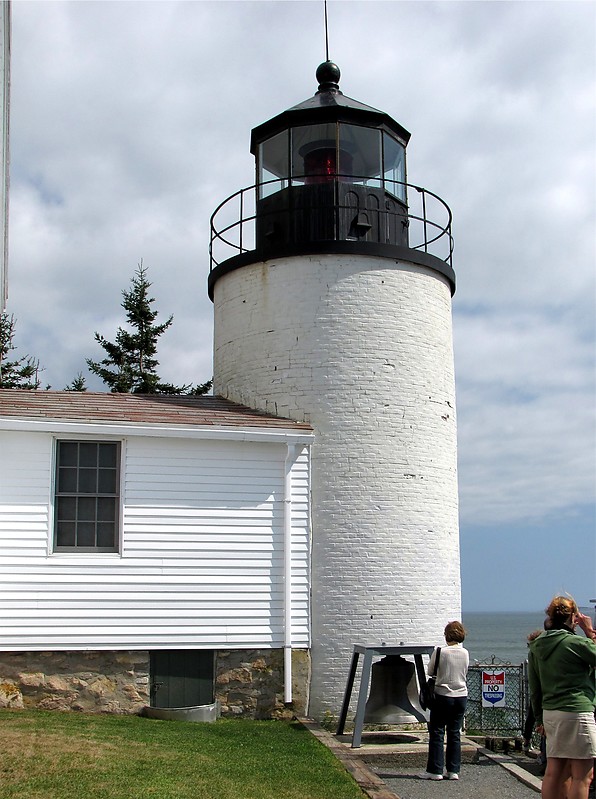 Maine / Bass Harbor Head lighthouse
Author of the photo: [url=https://www.flickr.com/photos/bobindrums/]Robert English[/url]
Keywords: Bass Harbor;Maine;United States;Atlantic ocean