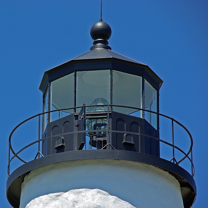 Maine / Pemaquid Point lighthouse - lantern
Author of the photo: [url=http://www.flickr.com/photos/papa_charliegeorge/]Charlie Kellogg[/url]
Keywords: Maine;Atlantic ocean;Pemaquid;United states;Lantern