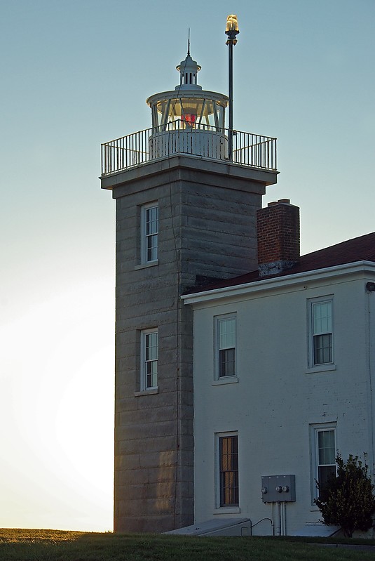 Rhode Island / Watch Hill lighthouse
Author of the photo: [url=http://www.flickr.com/photos/papa_charliegeorge/]Charlie Kellogg[/url]
Keywords: Rhode Island;United States;Atlantic ocean;Block Island Sound