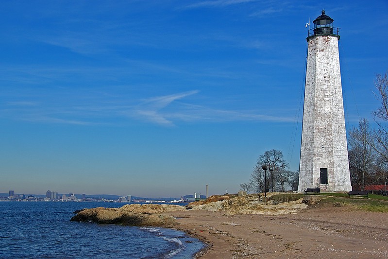 Connecticut / Five Mile Point lighthouse
Author of the photo: [url=http://www.flickr.com/photos/papa_charliegeorge/]Charlie Kellogg[/url]
Keywords: Connecticut;United States;Atlantic ocean