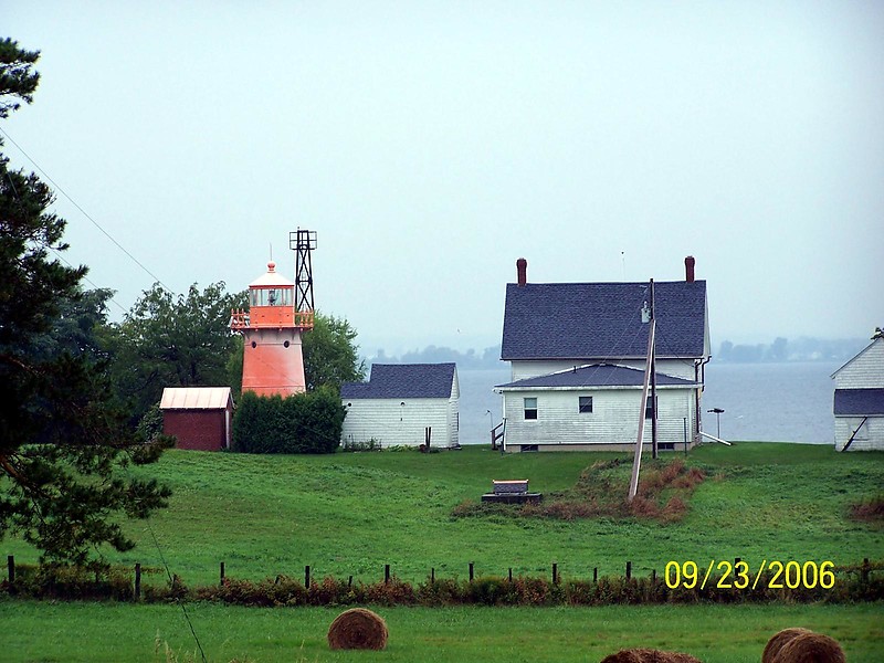 Vermont / Isle la Motte lighthouse
Author of the photo: [url=https://www.flickr.com/photos/bobindrums/]Robert English[/url]
Keywords: United States;Vermont;Isle la Motte;Lake Champlain
