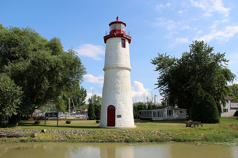 Lake St. Clair / Thames River Range Rear lighthouse
Author of the photo: [url=http://www.flickr.com/photos/21953562@N07/]C. Hanchey[/url]
Keywords: Canada;Lake Saint Clair;Ontario