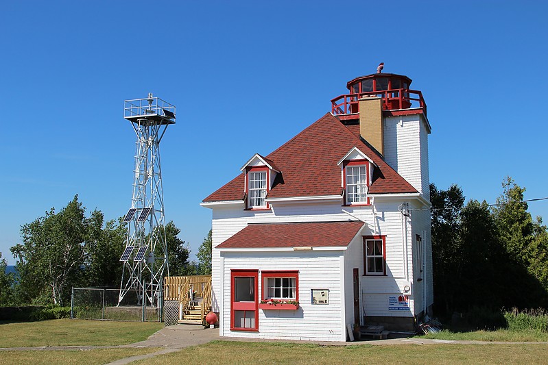Lake Huron / Cabot Head old lighthouse and new light
Author of the photo: [url=http://www.flickr.com/photos/21953562@N07/]C. Hanchey[/url]
Keywords: Ontario;Canada;Lake Huron