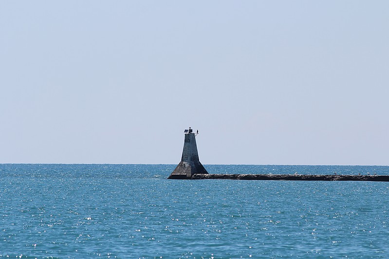 Lake Huron / Goderich North Breakwater light
Author of the photo: [url=http://www.flickr.com/photos/21953562@N07/]C. Hanchey[/url]
Keywords: Lake Huron;Canada;Ontario;Goderich