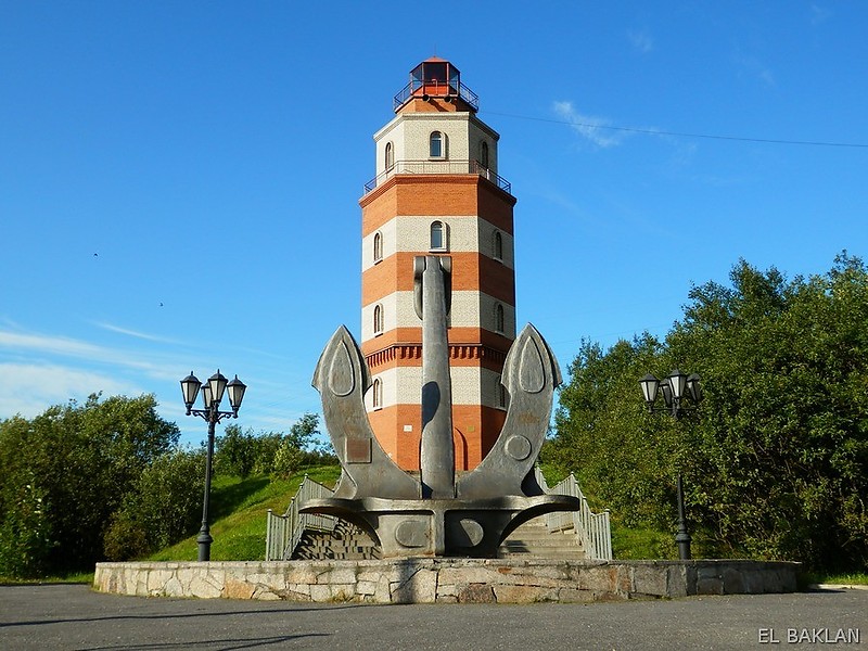 Murmansk memorial lighthouse
This lighthouse is a memorial to seamen lost at sea in the Arctic.
Keywords: Murmansk;Russia;Barents sea;Kola bay;Kola peninsula;Faux