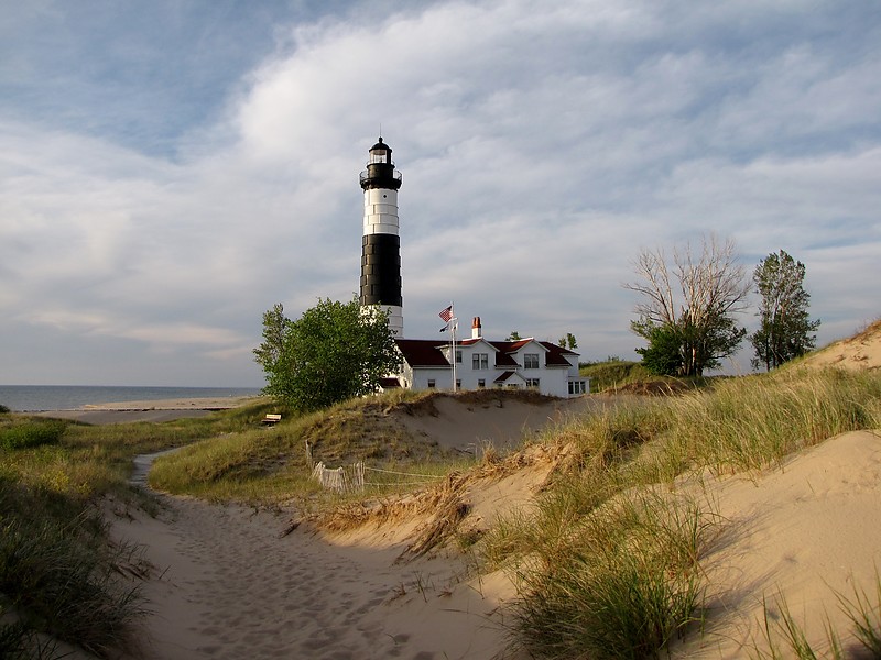 Michigan / Big Sable Point lighthouse
Author of the photo: [url=https://www.flickr.com/photos/bobindrums/]Robert
English[/url]
Keywords: Michigan;Lake Michigan;United States