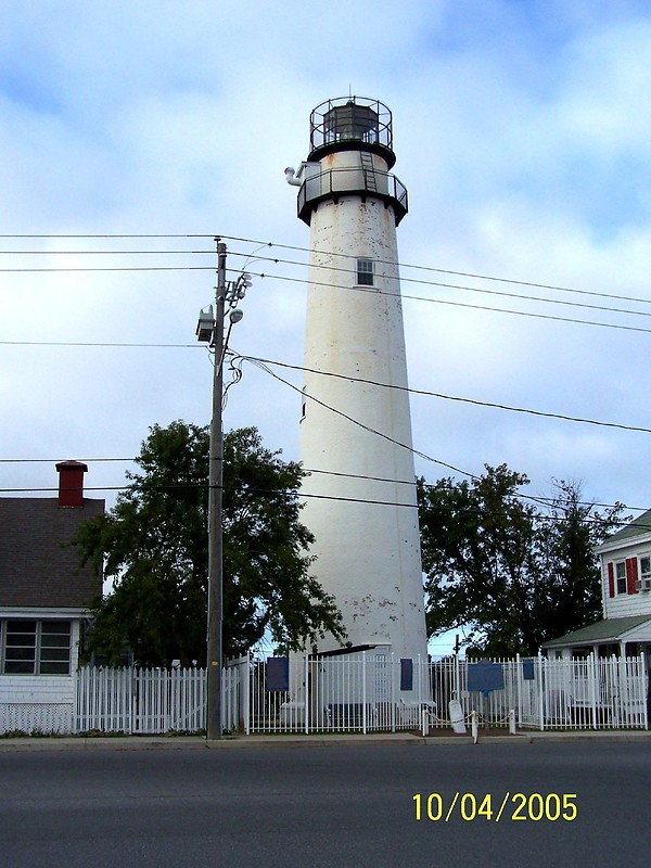 Delaware / Fenwick Island Lighthouse
Author of the photo: [url=https://www.flickr.com/photos/bobindrums/]Robert English[/url]
Keywords: Delaware;United States;Atlantic ocean