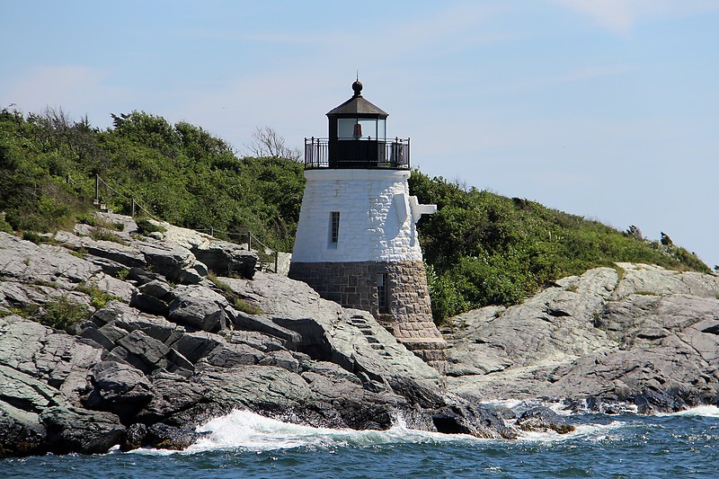 Rhode Island / Castle Hill lighthouse
Author of the photo: [url=http://www.flickr.com/photos/21953562@N07/]C. Hanchey[/url]
Keywords: Rhode Island;Newport;Atlantic ocean;United States