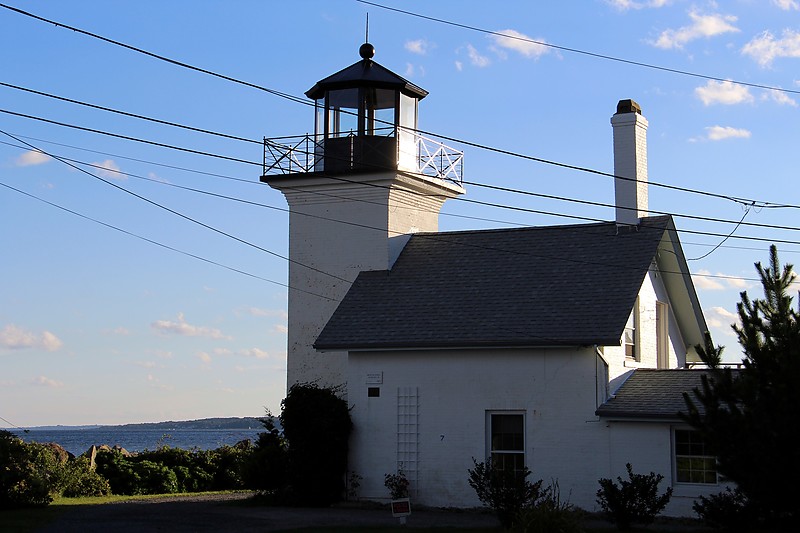 Rhode island / Bristol Ferry lighthouse
Author of the photo: [url=http://www.flickr.com/photos/21953562@N07/]C. Hanchey[/url]
Keywords: United States;Rhode island;Atlantic ocean