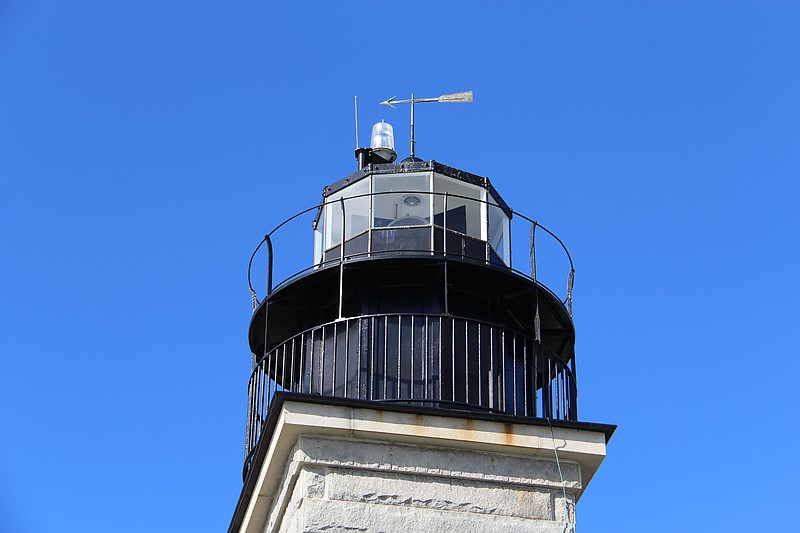 Rhode island / Beavertail lighthouse - lantern
Author of the photo: [url=http://www.flickr.com/photos/21953562@N07/]C. Hanchey[/url]
Keywords: Rhode Island;United States;Atlantic ocean;Lantern