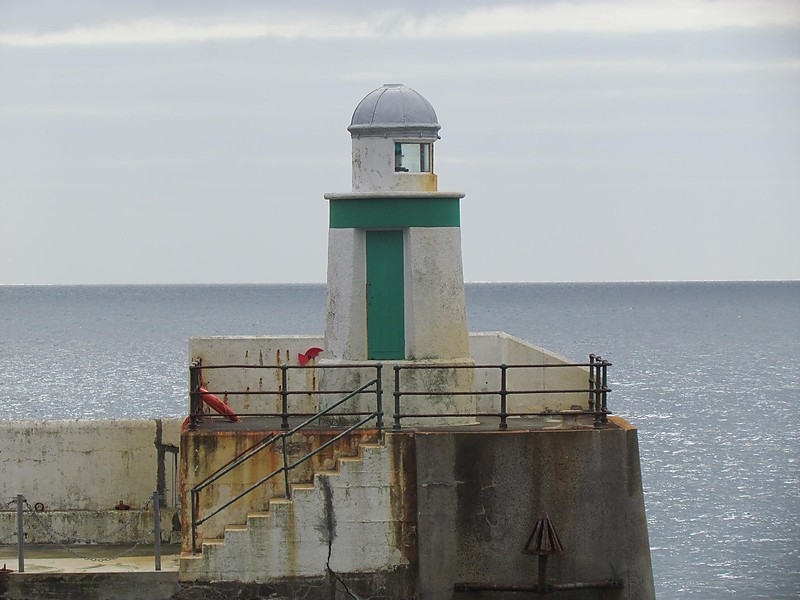 Isle of Man / Laxey Harbour Breakwater lighthouse
Keywords: Isle of Man;Laxey;Irish sea