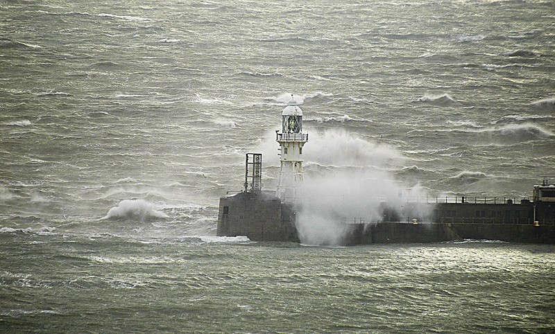 Dover / Admiralty Pier lighthouse
Photo property of [url=http://forum.shipspotting.com/index.php?action=profile;u=10073]John Mavin[/url]
Keywords: Dover;England;United Kingdom;English channel;Storm