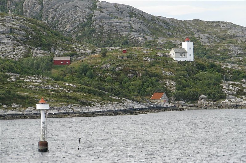 Ringflua lighthouse (left) and Agdenes lighthouse (right)
Author of the photo: [url=https://www.flickr.com/photos/yiddo2009/]Patrick Healy[/url]
Keywords: Trondheimsfjord;Trondelag;Norway;Norwegian sea;Offshore