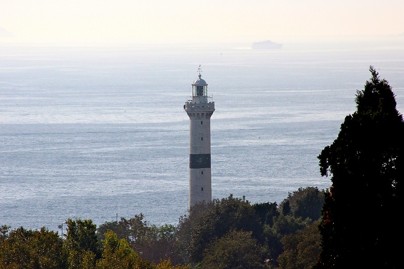 Istanbul / Ahirkapi lighthouse
Author of the photo: [url=https://www.flickr.com/photos/31291809@N05/]Will[/url]
Keywords: Istanbul;Turkey;Bosphorus