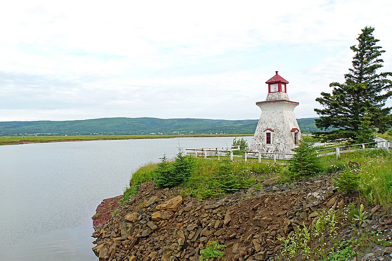 New Brunswick / Anderson Hollow lighthouse
Author of the photo: [url=https://www.flickr.com/photos/archer10/]Dennis Jarvis[/url]
Keywords: Shepody bay;Canada;New Brunswick