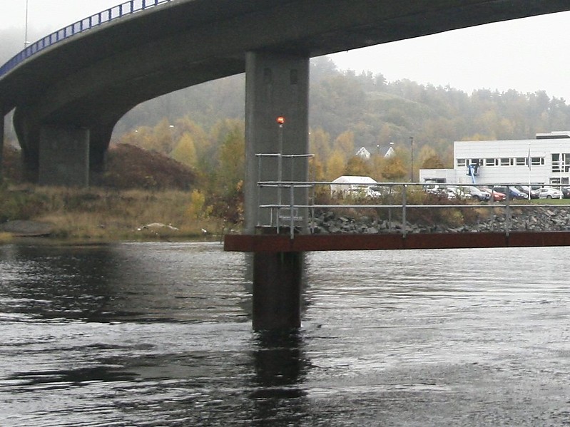 LANGESUNDSBUKTA - Porsgrundselva - Porsgrunn Bridge SW Side light
Keywords: Langesund;Norway