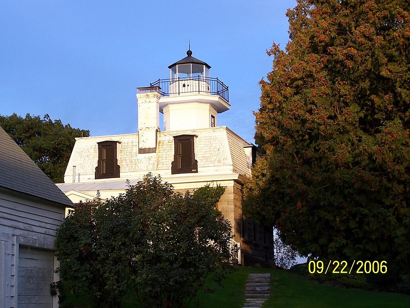 New York / Barber's Point lighthouse
Author of the photo: [url=https://www.flickr.com/photos/bobindrums/]Robert English[/url]

Keywords: United States;New York;Lake Champlain