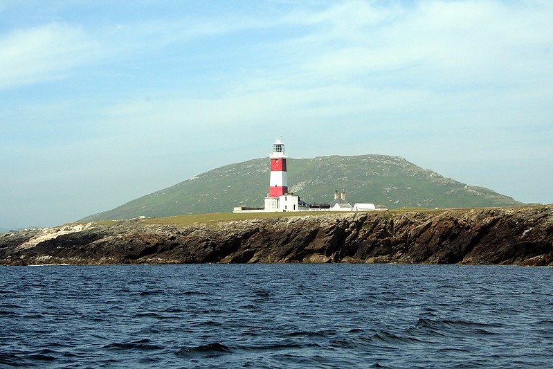 Bardsey lighthouse
Author of the photo: [url=https://www.flickr.com/photos/34919326@N00/]Fin Wright[/url]

Keywords: Wales;United Kingdom;Irish sea;Bardsey